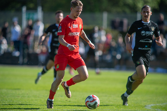 Match i Ettan Södra Mellan Torslanda IK och Arianda FC